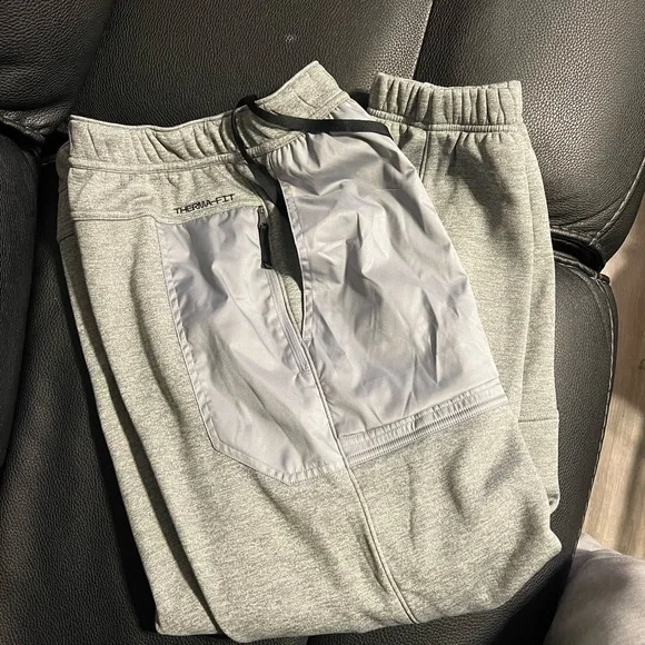 Nike Sample Training Pant - Picture 5 of 8